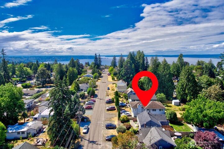 Property Photo: 10245 42nd Avenue SW WA 98146