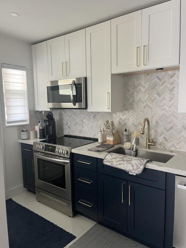 Property Photo: 2701 NE 1st Street 209 FL 33062