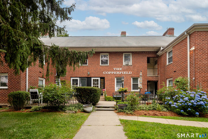 Property Photo:  64 Maple Tree Avenue 2  CT 06906 