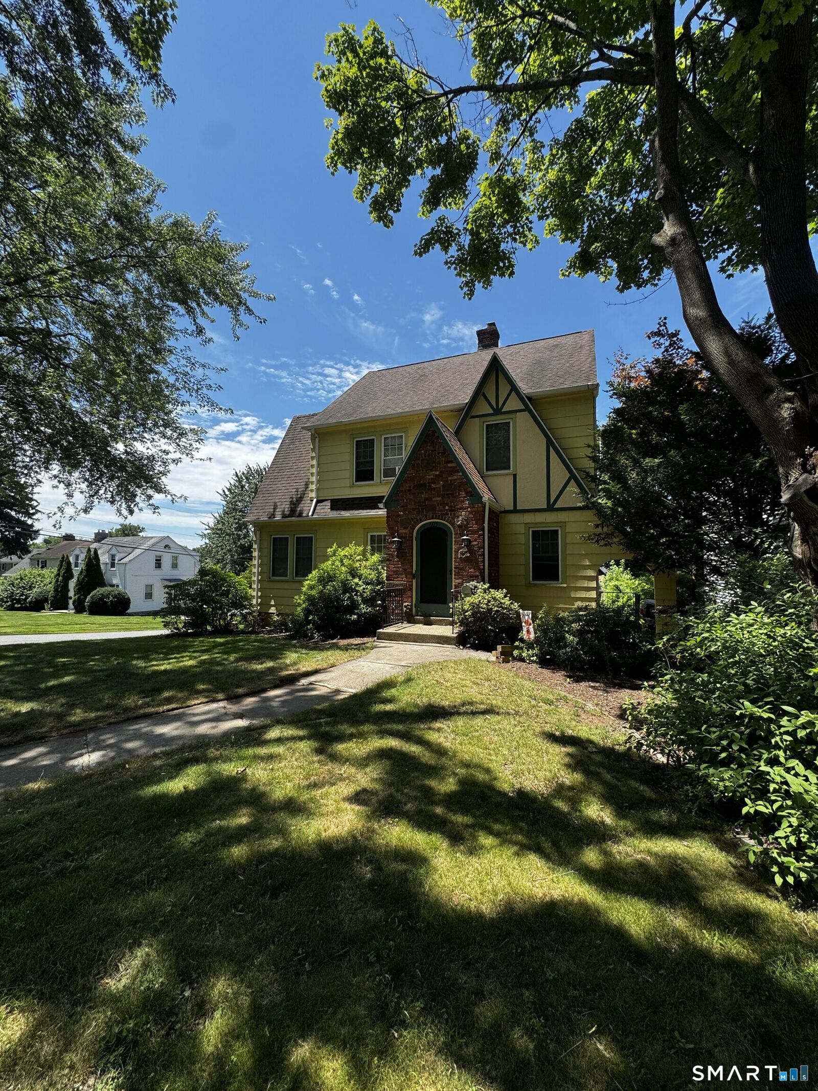 Property Photo: 605 Wolcott Hill Road CT 06109