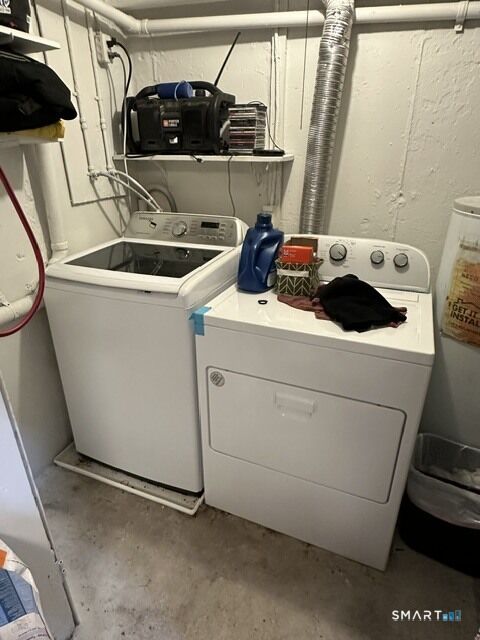 Property Photo:  489 King Street  CT 06010 