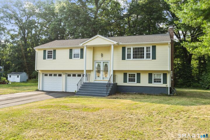 Property Photo:  14 Briar Lane  CT 06002 