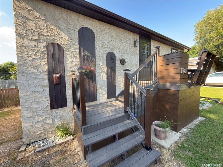 Property Photo:  1782 14th Street W  SK S6V 3N8 