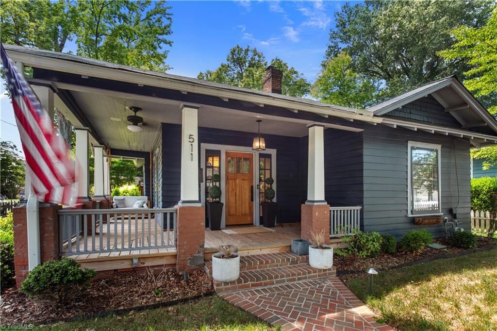 Property Photo: 511 Charter Place NC 27405
