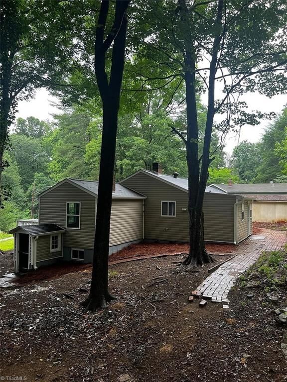 Property Photo: 4145 Lexwin Avenue NC 27107