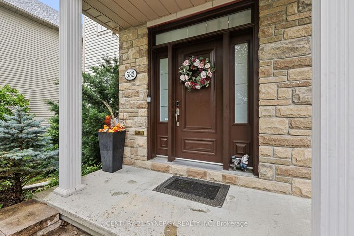 Property Photo: 532 Landswood Way ON K2S 0A6