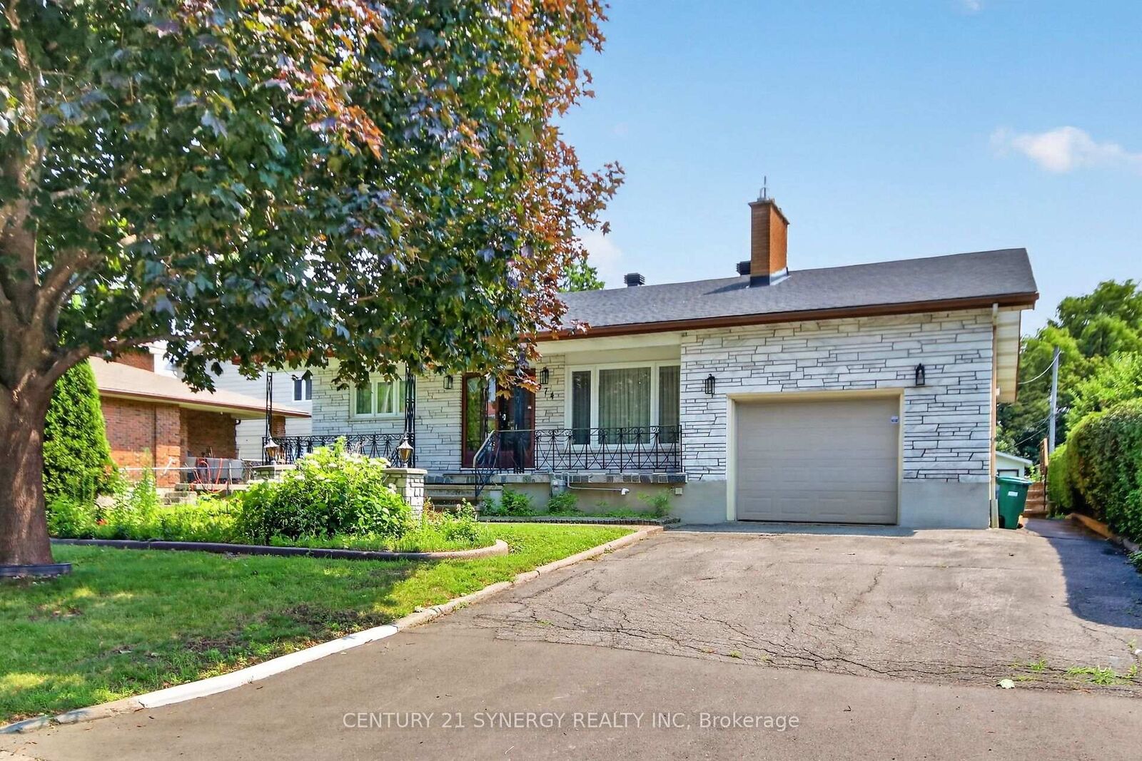 Property Photo:  974 Greenbriar Avenue  ON K2C 0J7 