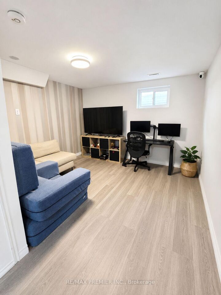 Property Photo: 33 Albany Drive Basement ON L4L 2X5