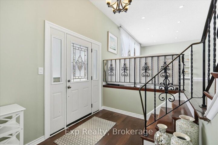 Property Photo: 15 Thorncliffe Drive ON K8P 4L3