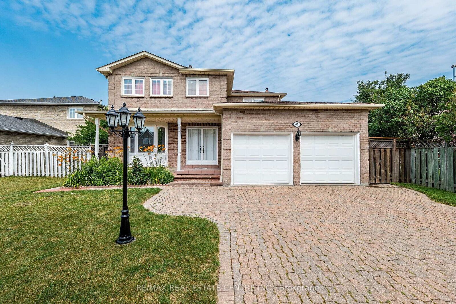 Property Photo: 42 Lafleur Court ON L6Y 3L7