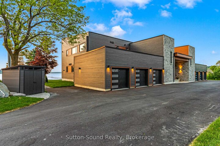 Property Photo:  535 #203 Isaac Street  ON N0H 2T0 