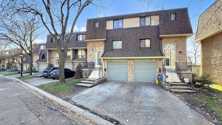 Property Photo:  371 Orton Park Road 108  ON M1G 3V1 