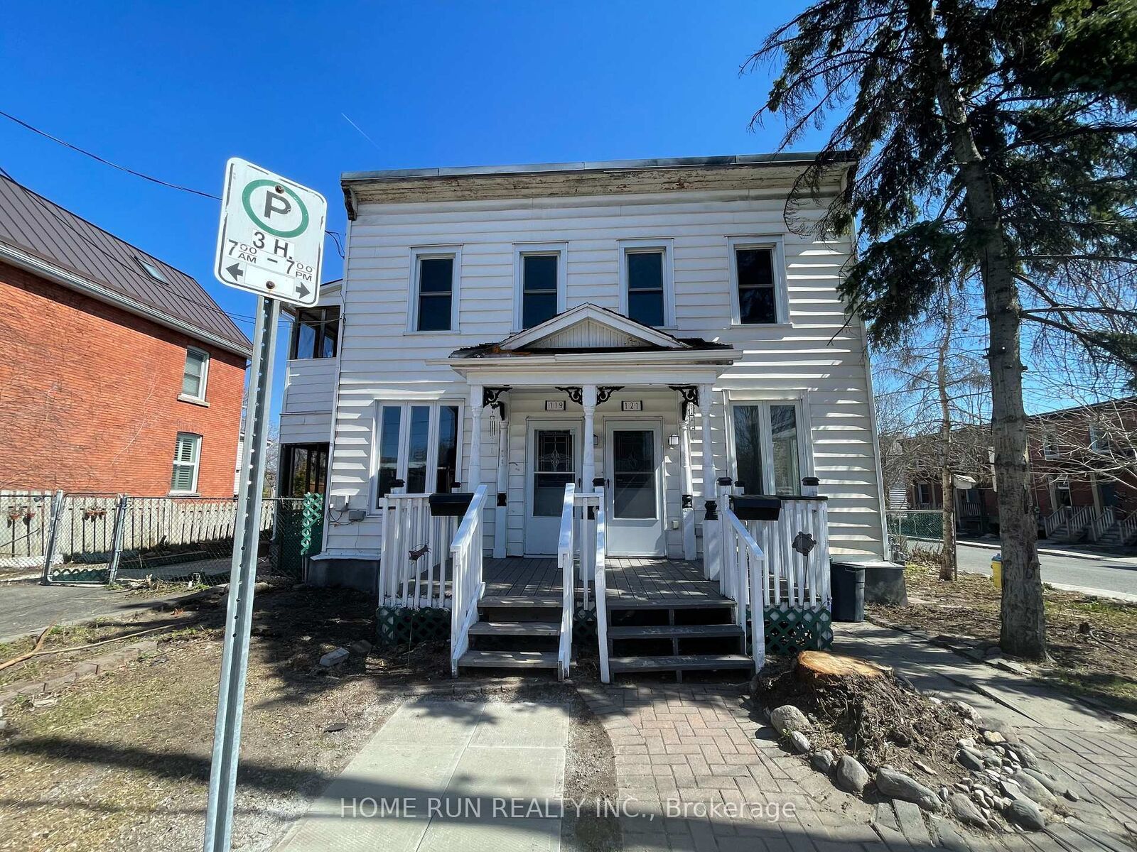 Property Photo: 121 Concord Street E ON K1S 0Y9
