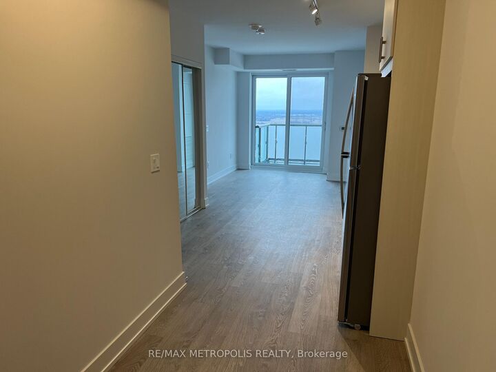 Property Photo: 2550 Simcoe Street N 2404 ON L1L 0R5
