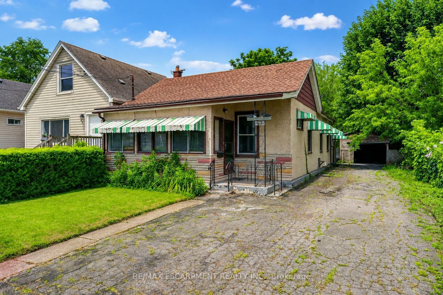Property Photo: 37 Page Street ON L2R 4A6