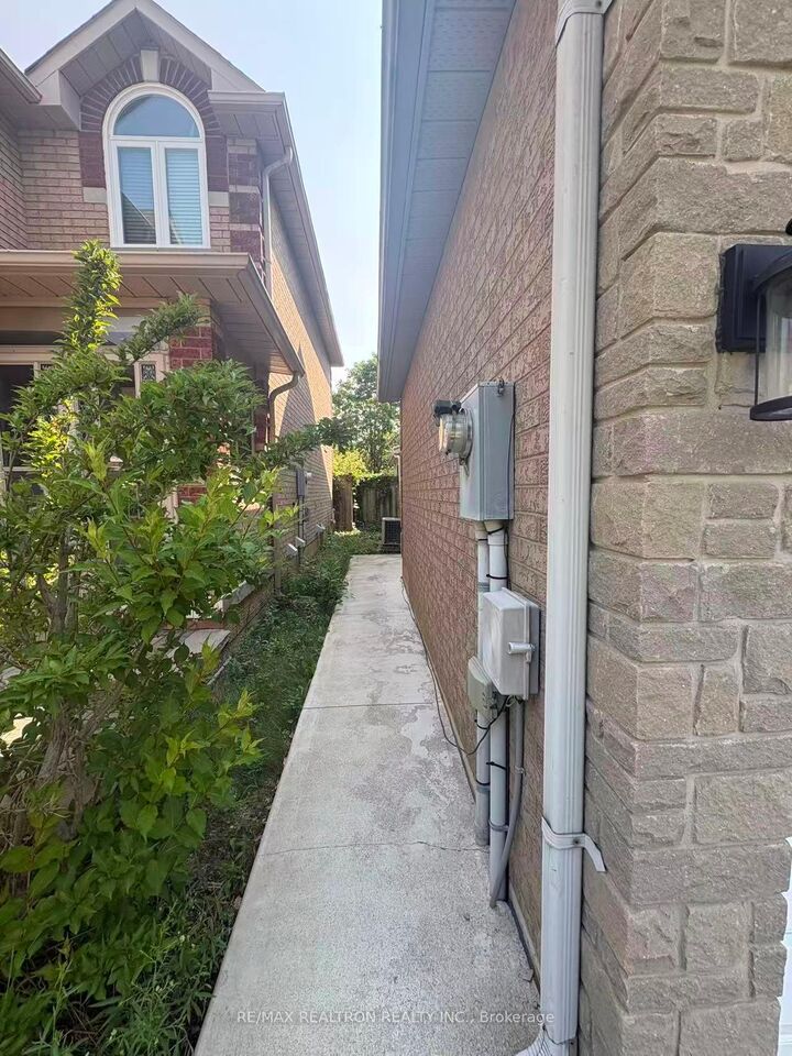 Property Photo: 71 Fresno Court Bsmt ON L3R 0T7