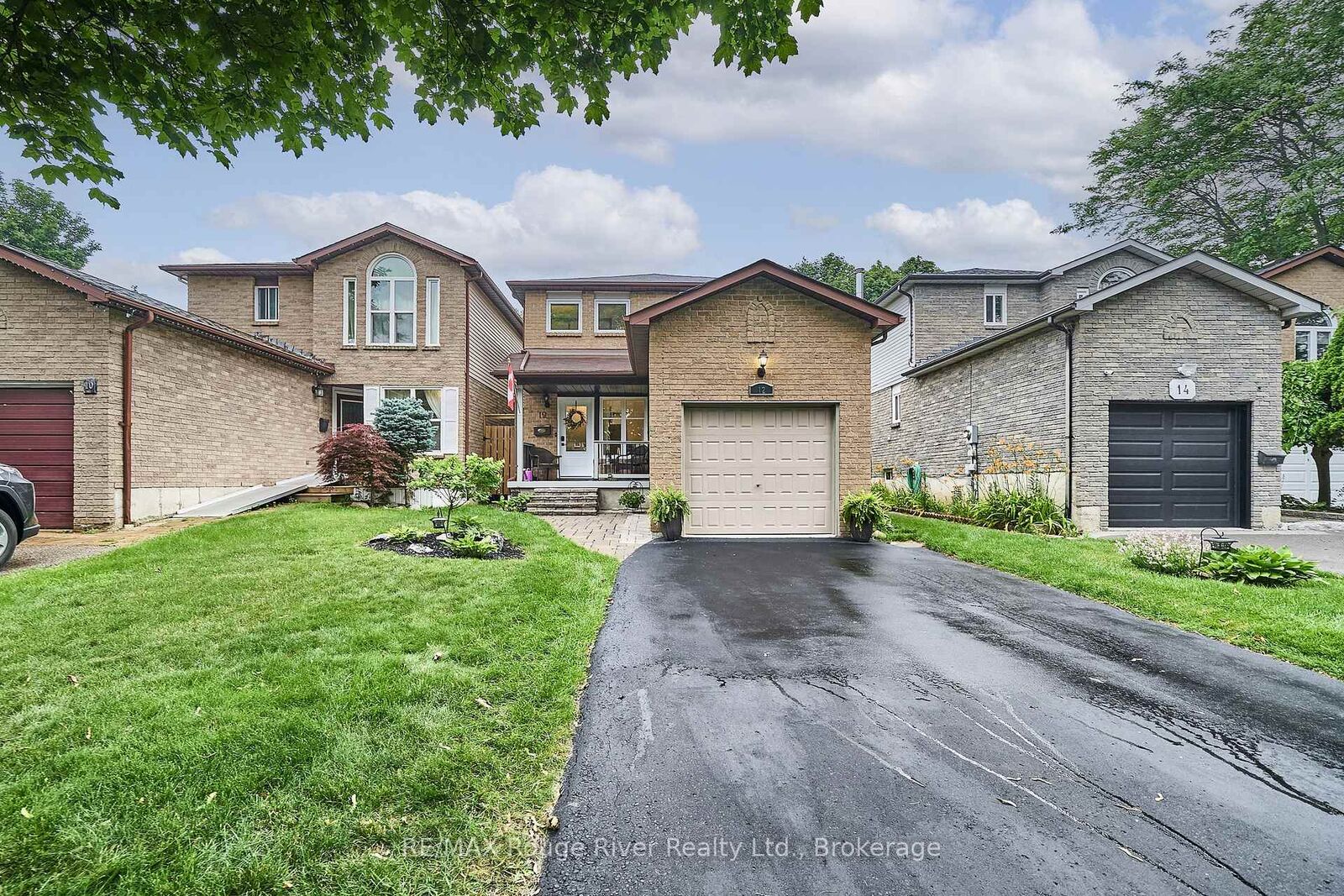 Property Photo: 12 Goldring Drive ON L1P 1C1