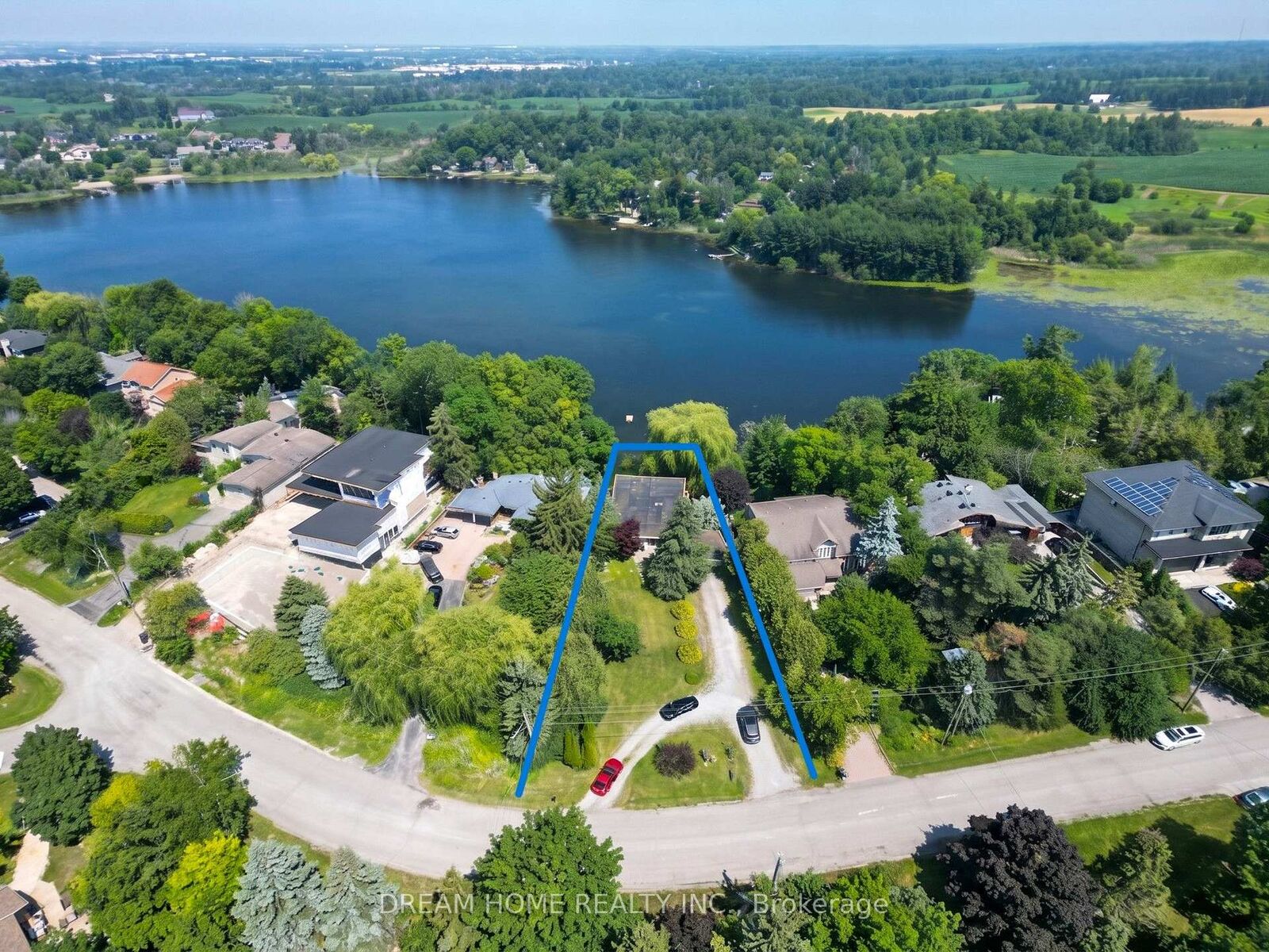 Property Photo: 74 Lakeview Avenue ON L4A 2G9