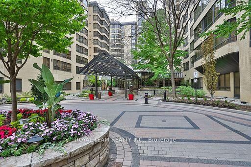 Property Photo: 211 Saint Patrick Street S C-Ph 10 ON M5T 2Y9