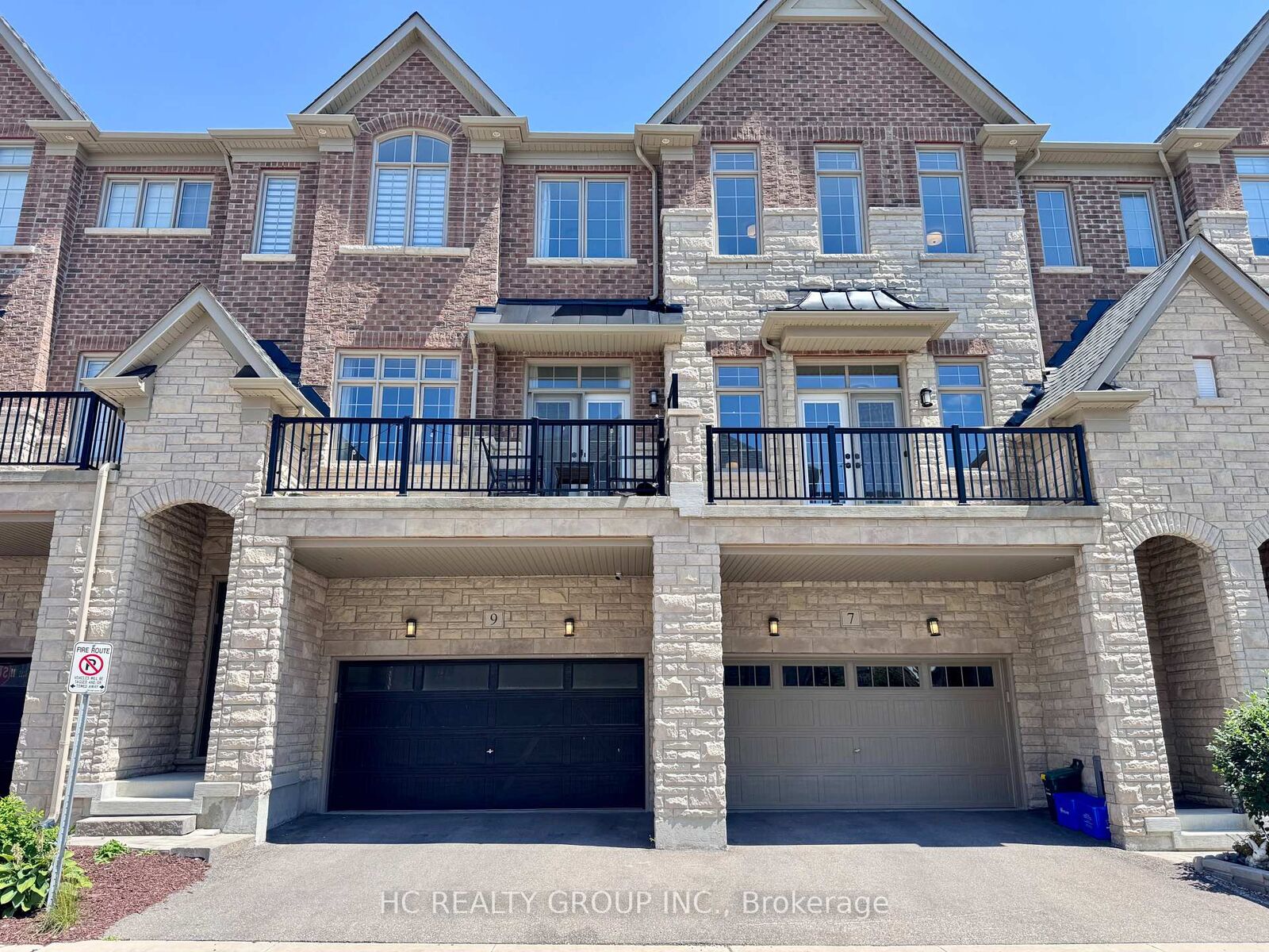 Property Photo: 9 Beaufort Way ON L6C 1N6