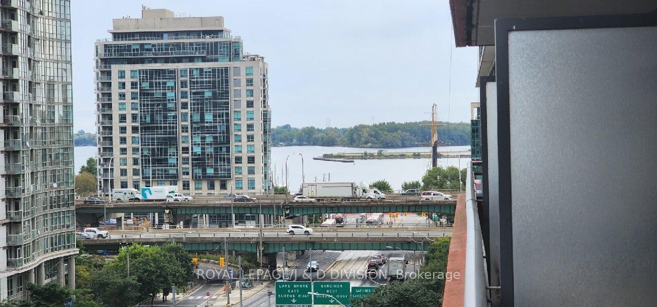 Property Photo: 4K Spadina Avenue 617 ON M5V 3Y9