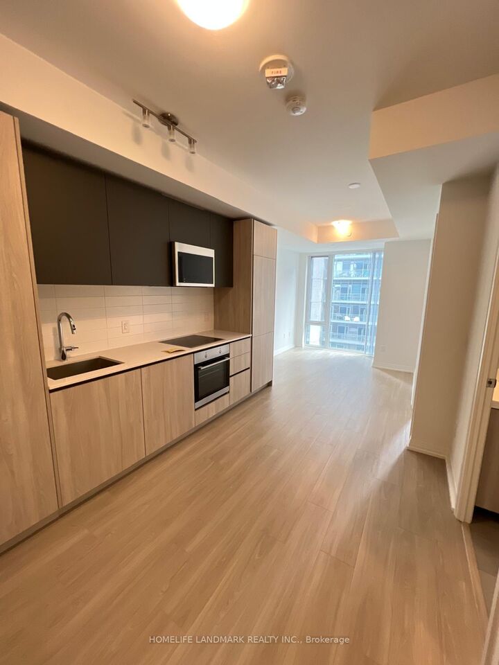Property Photo:  8 Widmer Street 1907  ON M5V 0W6 