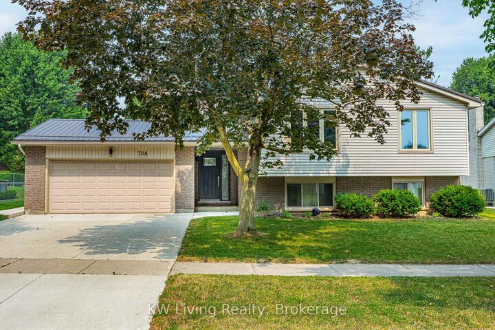 708 Village Green Avenue — photo 1