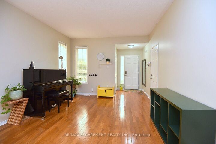 Property Photo: 22 Moore Crescent ON L9G 4Z5