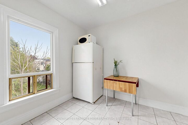 Property Photo: 1132 Dufferin Street ON M6H 4B6
