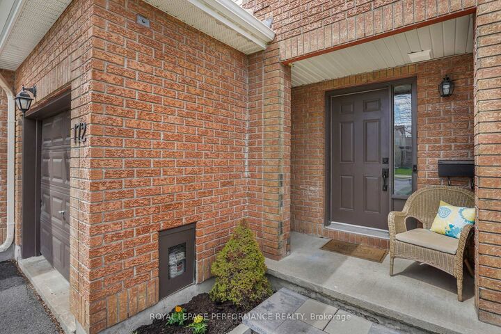 Property Photo: 172 Colliston Crescent ON K1V 2J5