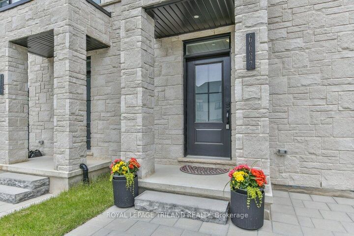 Property Photo:  6682 Hayward Drive  ON N6P 0J5 