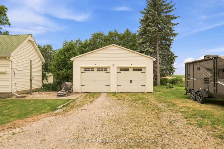 Property Photo: 2037 Harriston Road ON N0G 1X0