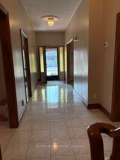 Property Photo: 98 Jeanne Drive ON L4L 1X9