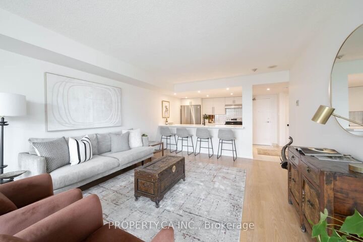 Photo de la propriété:  77 Harbour Square 1111  ON M5J 2S2 