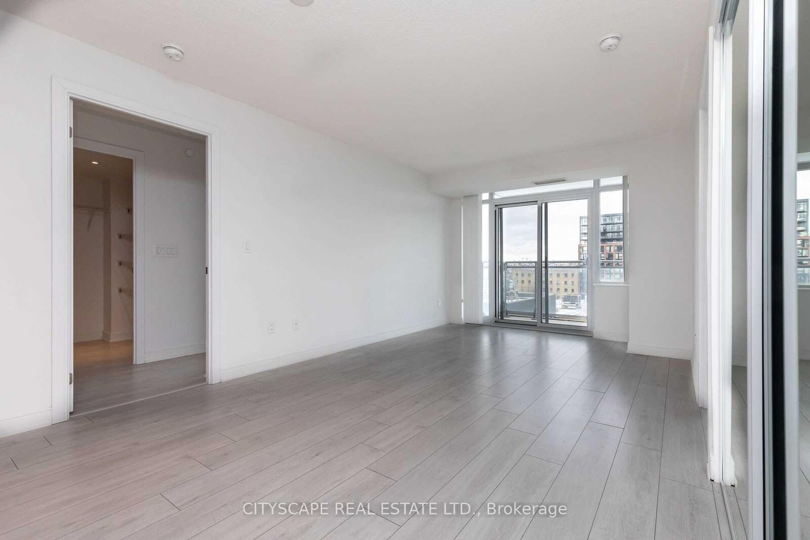 Property Photo:  525 Adelaide Street 1111  ON M5V 1T6 