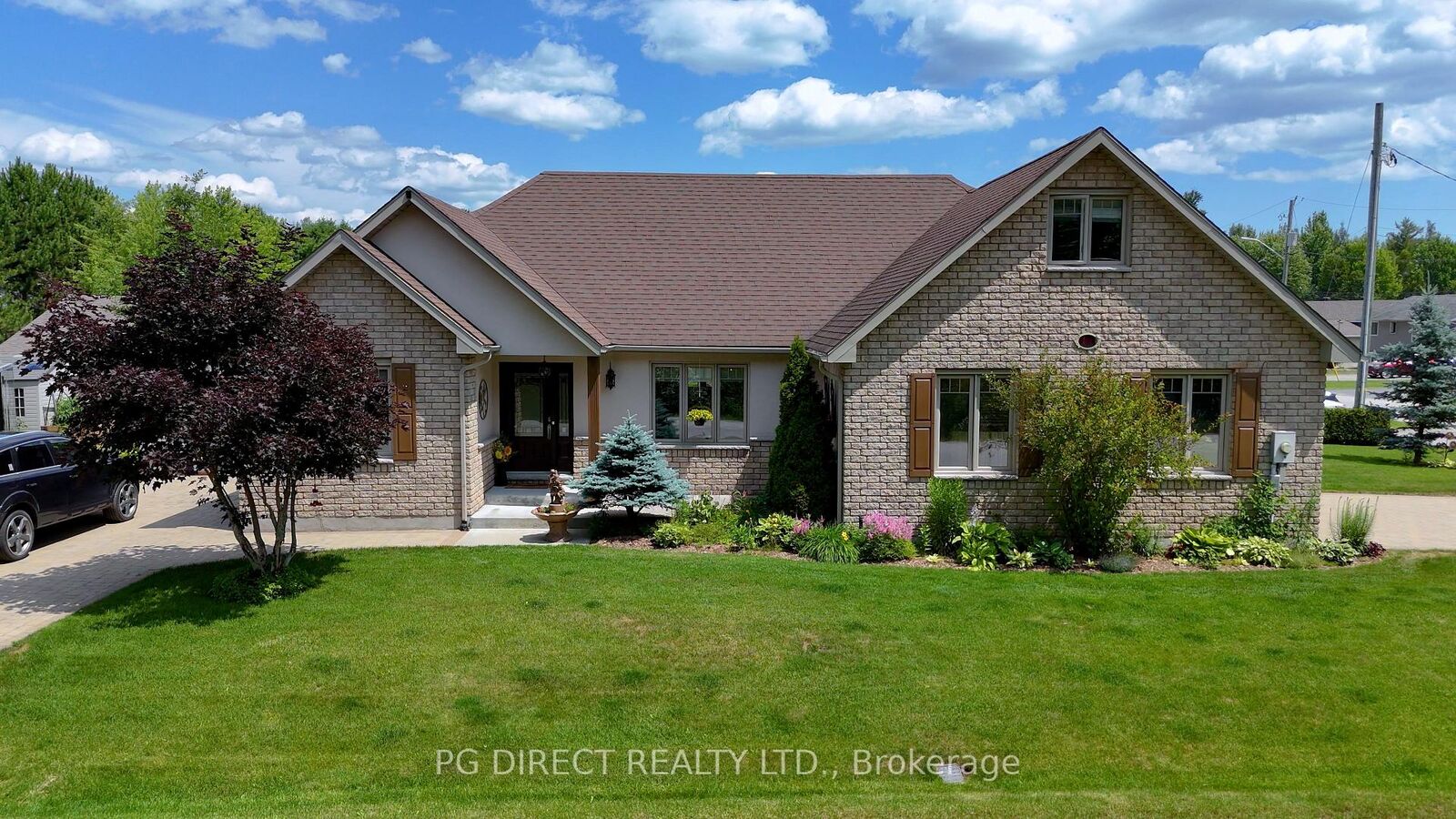 Property Photo: 161 Spruce Court ON P2B 3N6