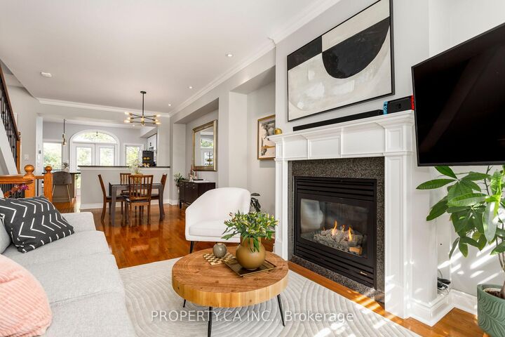 Property Photo: 9 Leaves Terrace ON M8Y 4H4