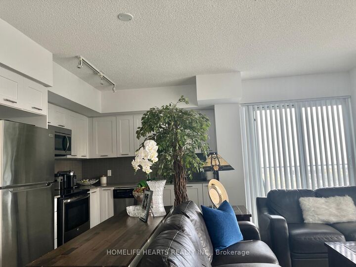 Property Photo: 2220 Lakeshore Boulevard W 1209 ON M8V 0C1