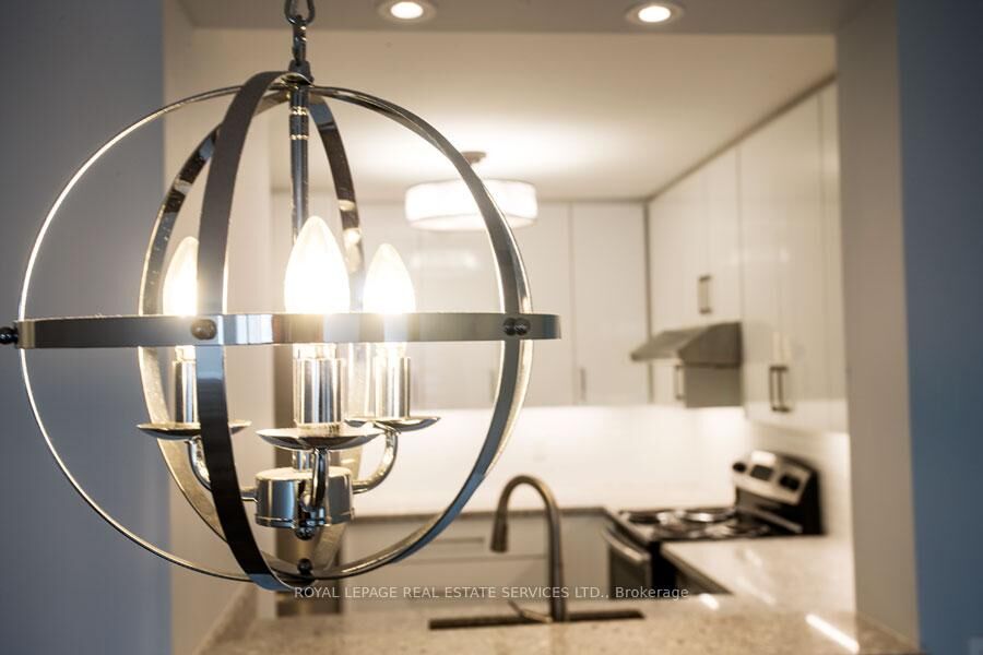 Property Photo:  100 Upper Madison Avenue 1204  ON M2N 6M4 