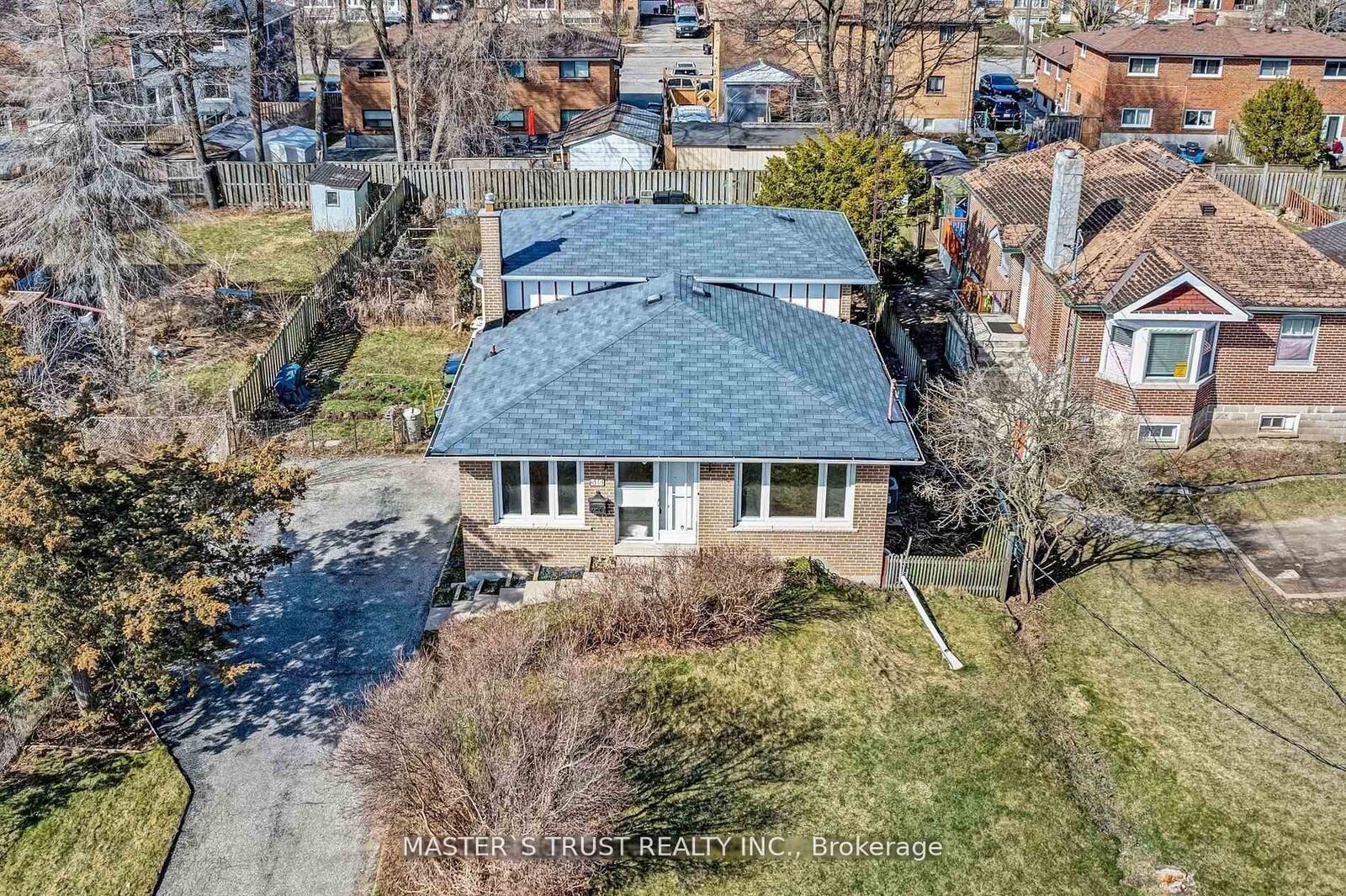 Property Photo:  314 Morningside Avenue  ON M1E 3E7 