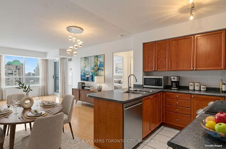 Property Photo:  18 Parkview Avenue 1907  ON M2N 7H7 