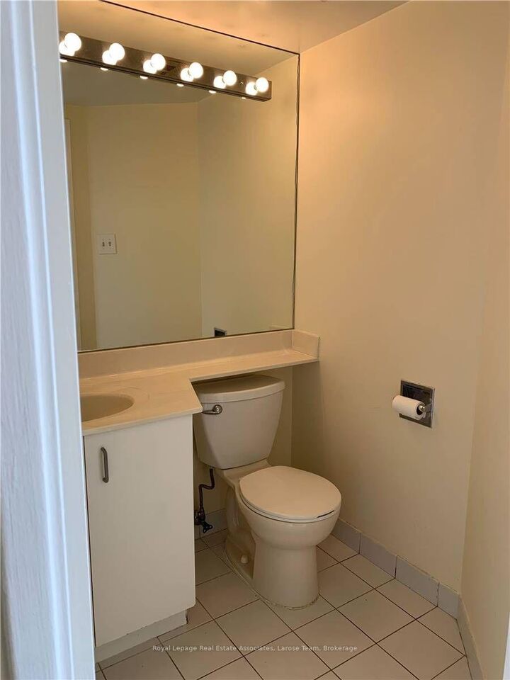 Photo de la propriété: 55 Elm Drive W Ph02 ON L5B 3Z3