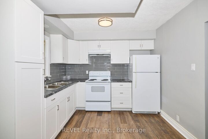 Property Photo: 43 Cosby Avenue ON L2M 5R7