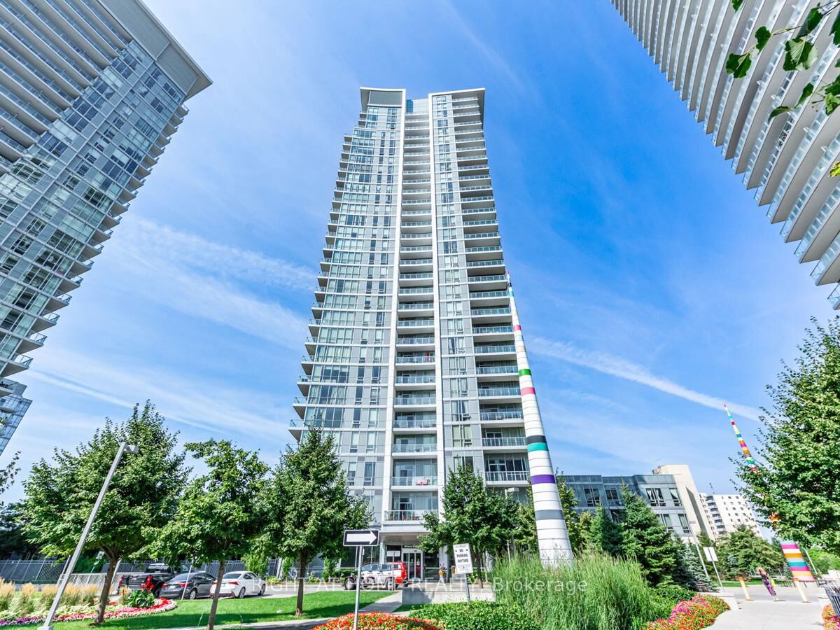 Property Photo: 66 Forest Manor Road 1302 ON M2J 0B7