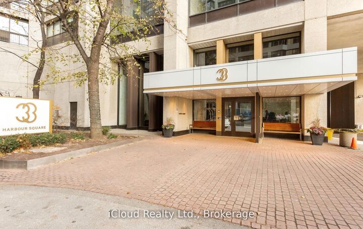 Property Photo:  33 Harbour Square 837  ON M5J 2G2 