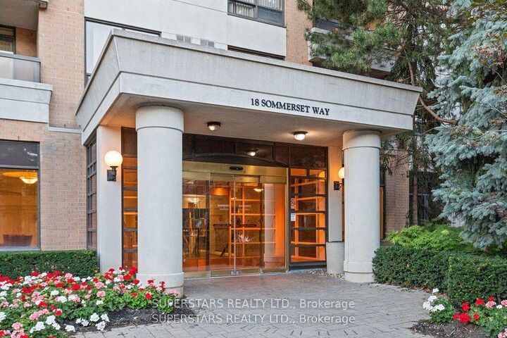 Property Photo: 18 Sommerset Way 1111 ON M2N 6X5