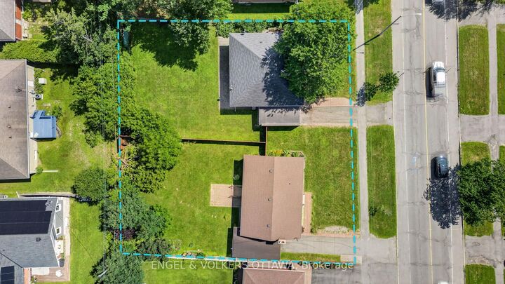 Property Photo:  2439-2445 Alta Vista Drive  ON K1H 7M9 