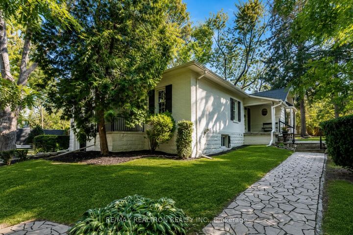 Property Photo: 151 Brooke Street ON L4J 1Z2