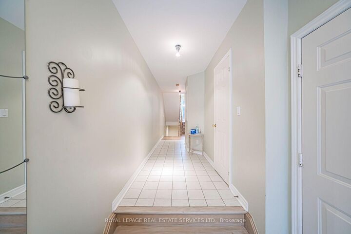 Property Photo: 2250 Rockingham Drive 38 ON L6H 6J3
