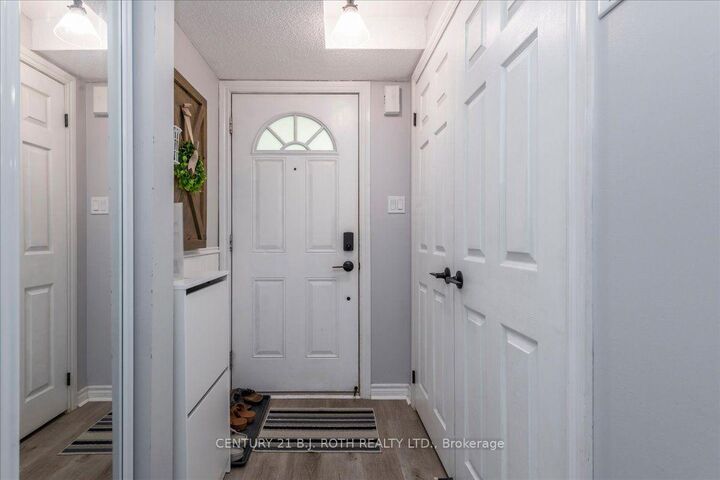 Property Photo: 93 Goodwin Drive 5 ON L4N 6K6